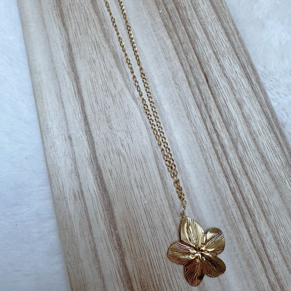 Beautiful Flower ketting Gold